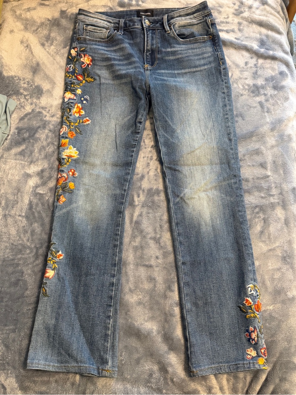 Driftwood Kelly Embroidered Floral Jeans Size 28 Bootcut Boho Stretch - Picture 6 of 14
